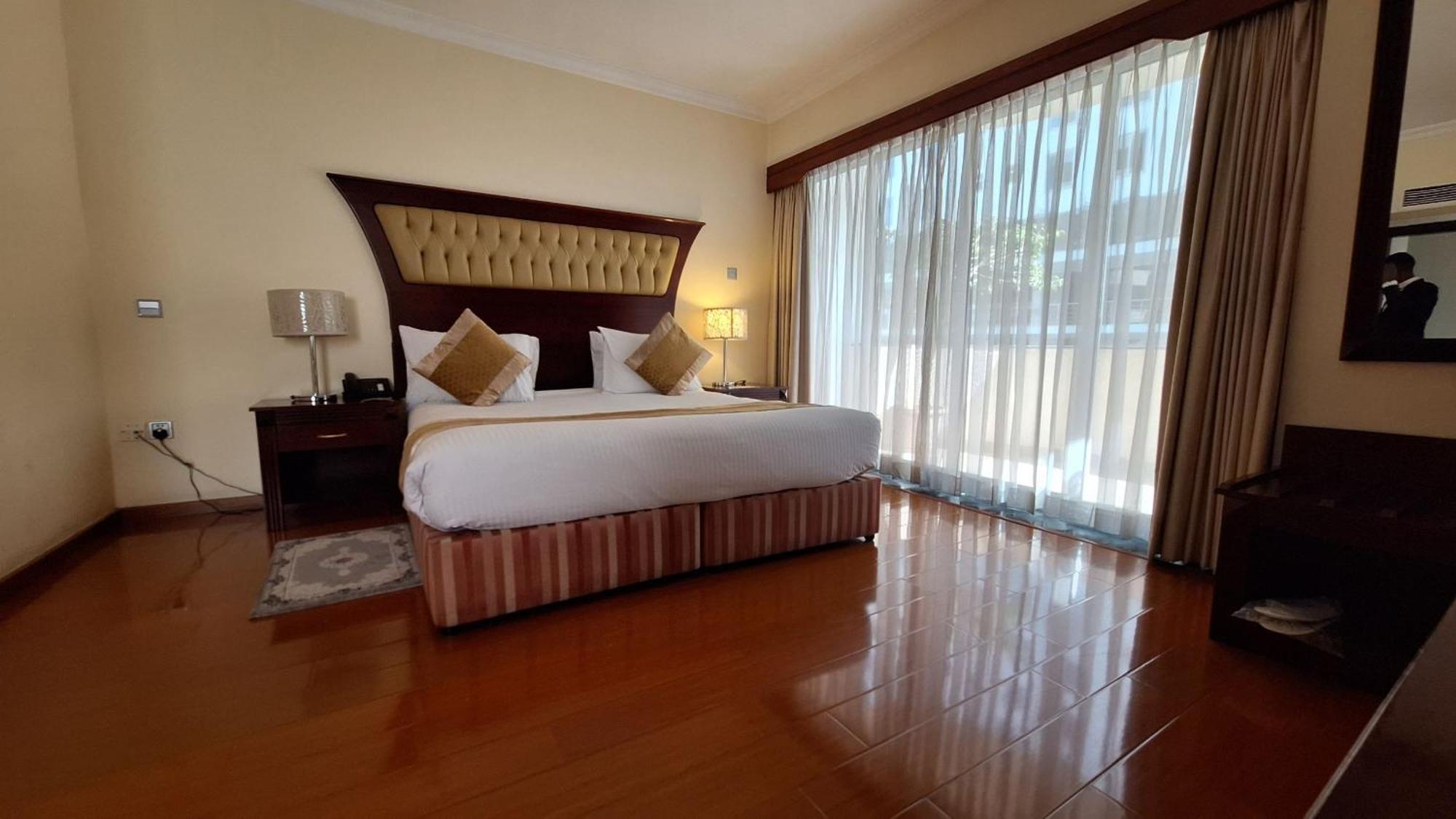 Inter Luxury Hotel Addis Abeba Exterior foto